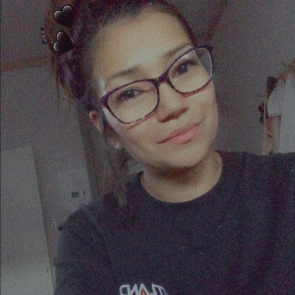 Meet your Posher, Veronica - Picture 2 of 2